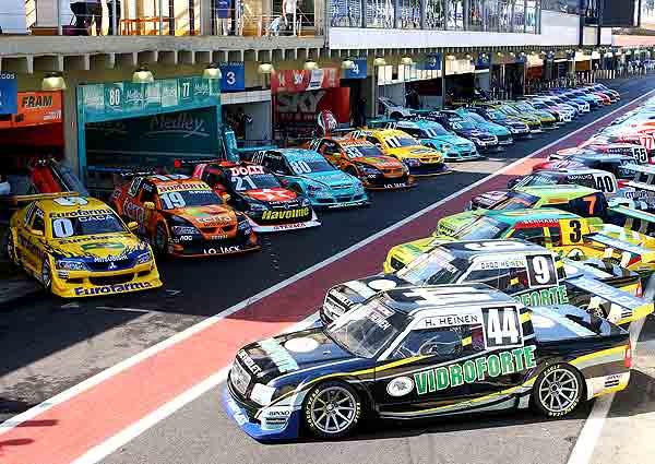 Stock Car: Rodrigo Sperafico é o poli em Salvador