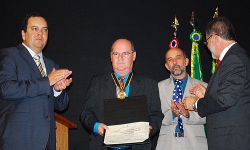 Sessão Itinerante da Assembléia homenageia conquistenses