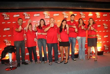 Concurso leva internautas para a Sapucaí