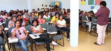 Mais 27 quilombolas iniciam vida acadêmica em 2012