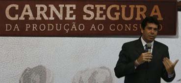 Aberta licitação para construção de frigoríficos