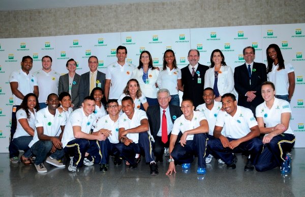 Atletas olímpicos conversam com internautas