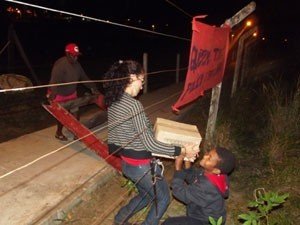 Grupo do MST ocupa campus da Uesb em Itapetinga