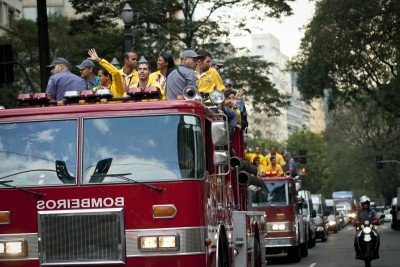 Paraolimpicos de Ouro recebidos com festa