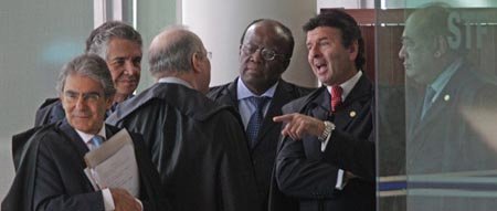 STF condena José Dirceu, Genoino, Delubio e outros