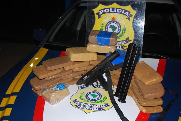 Polícia Rodoviária Federal apreende metralhadora na divisa