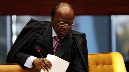 Condenados do Mensalão entregam passaportes ao STF