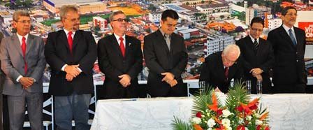 Prefeito Guilherme e vice Joáz tomam posse