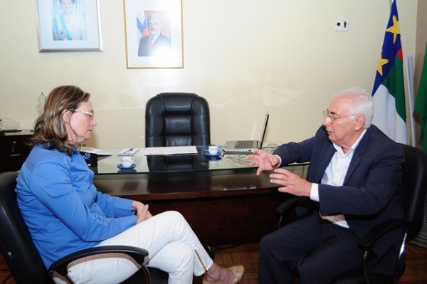 Ministra cumpre agenda em Vitória da Conquista