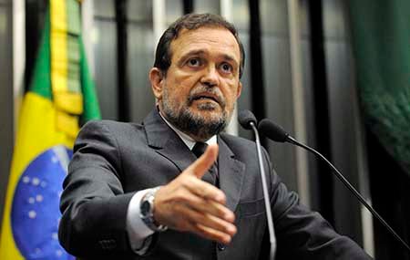 “Afronta e falta de respeito ao povo!”: Senador Walter Pinheiro