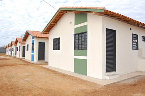 Pau Brasil, Acácias, Jequitibá e Ipê, Caixa entrega casas