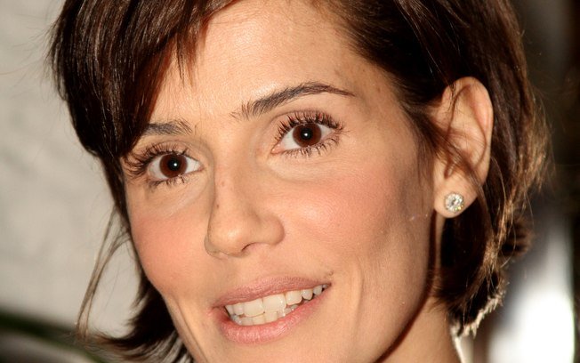 Deborah Secco condenada por desvio de dinheiro público