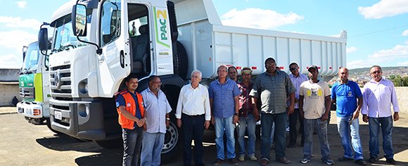 Vitória da Conquista recebe os novos veículos do PAC 2