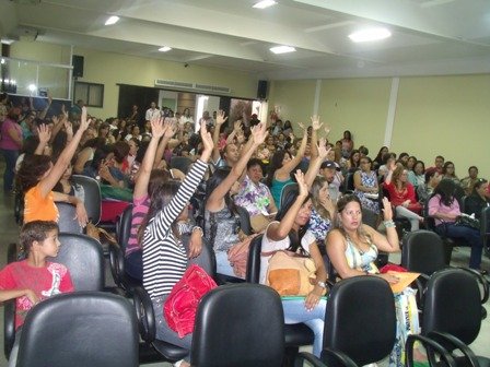 Professores municipais anunciam paralisação