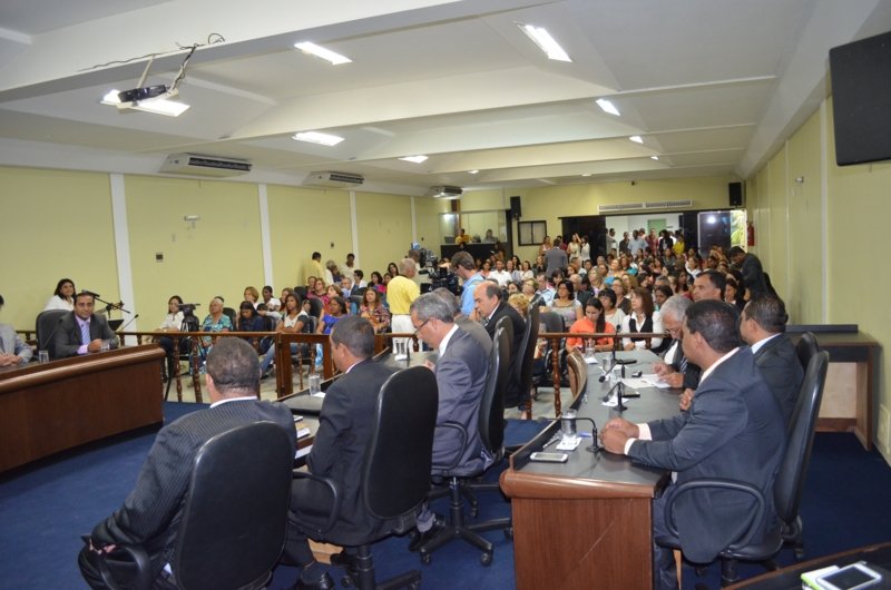 Música e homenagens especiais às servidoras