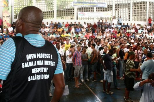 Assembleia aprova greve da Polícia Militar na Bahia