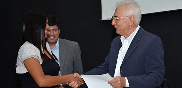 Prefeitura empossa novos servidores públicos municipais