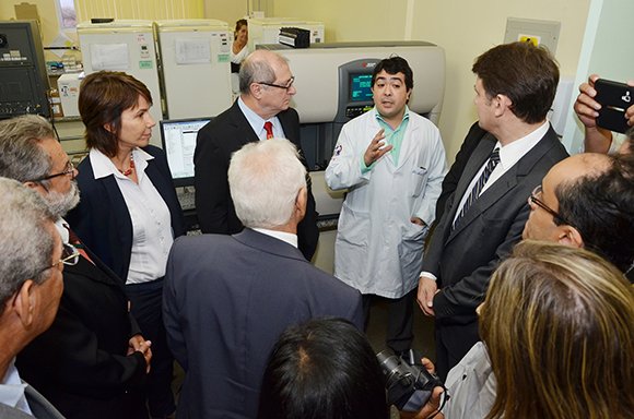 Ministro visita Laboratório e Centro Cultural