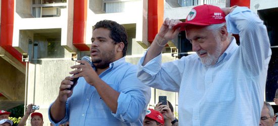 Governador Jaques Wagner recebe MST em audiência