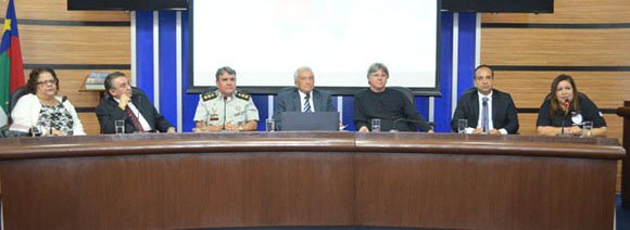 Câmara homenageia Polícias Civil e Militar