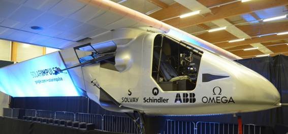 Avião movido à luz solar dará volta ao mundo