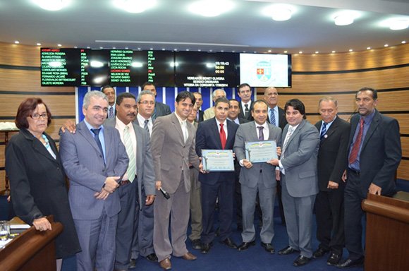 Câmara conquistense homenageia Delegados de Policia