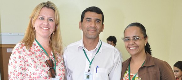 Fundação de Saúde Esaú Matos homenageia servidor