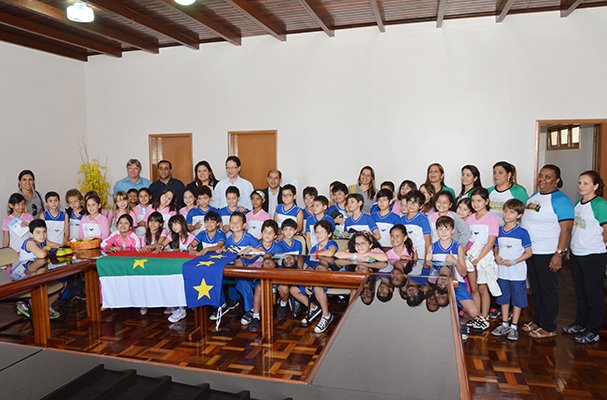 Crianças visitam Prefeitura de Conquista em projeto educacional