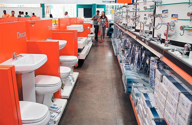 Comercial Ramos em campanha de louças e metais