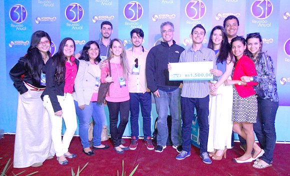 Estudante de Odontologia da UESB premiado em evento nacional