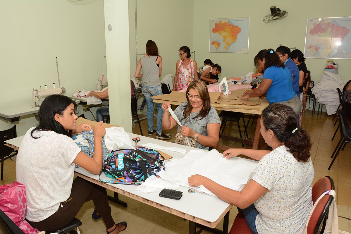 Qualificação e aperfeiçoamento profissional