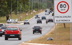 ANTP: Motoristas arriscam vidas ao desrespeitar distância segura entre veículos