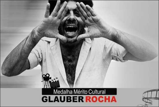 Câmara homenageia personalidade e instituição culturais