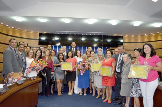 Câmara homenageia mulheres pelo seu dia