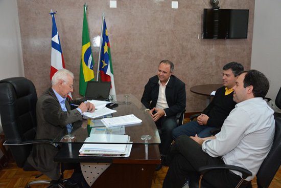 Executivo sanciona Plano Municipal de Educação