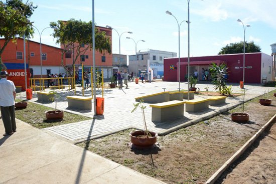 Prefeitura entrega Academia de Saúde no bairro Brasil