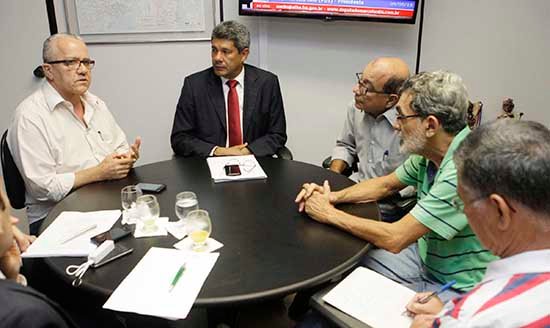 Governo apresenta propostas para trabalhadores da EBDA