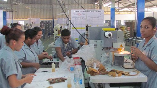 Fábricas calçadistas geram empregos no Sudoeste