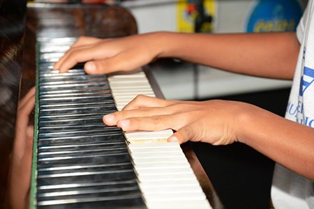 Conservatório Municipal de Música homenageia pais