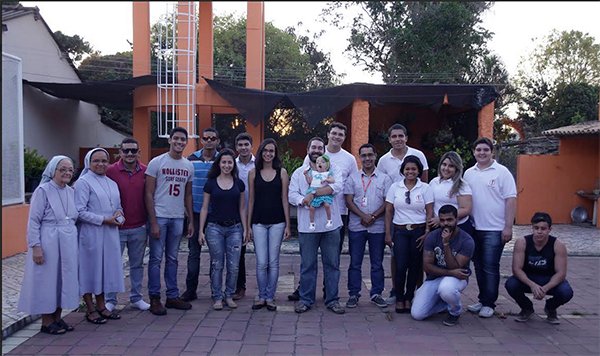 Emoção: entrega de doações do Trote Solidário FAINOR