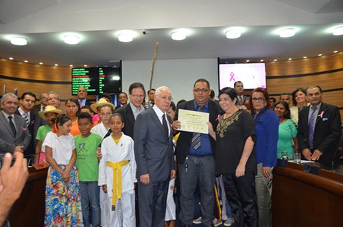 Câmara homenageia Projeto Conquista Criança