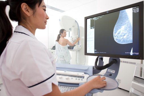 Mamografia revela tumores com anos de antecedência