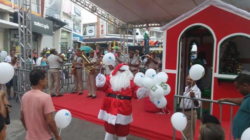 Papai Noel dá início a campanha da CDL