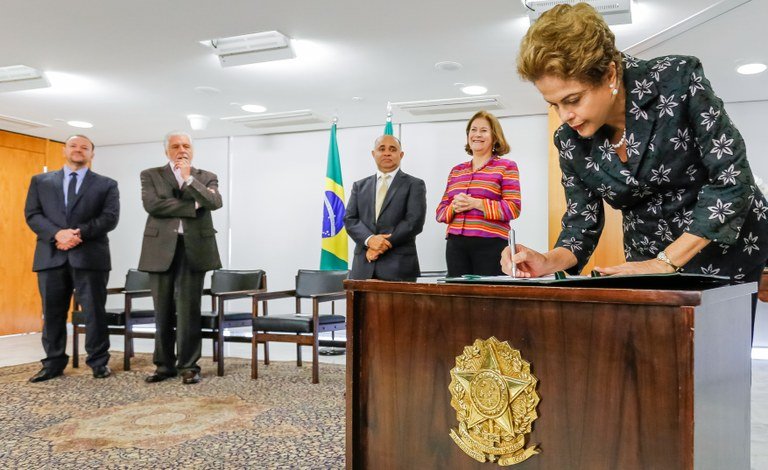Dilma anuncia medidas para modernização do futebol