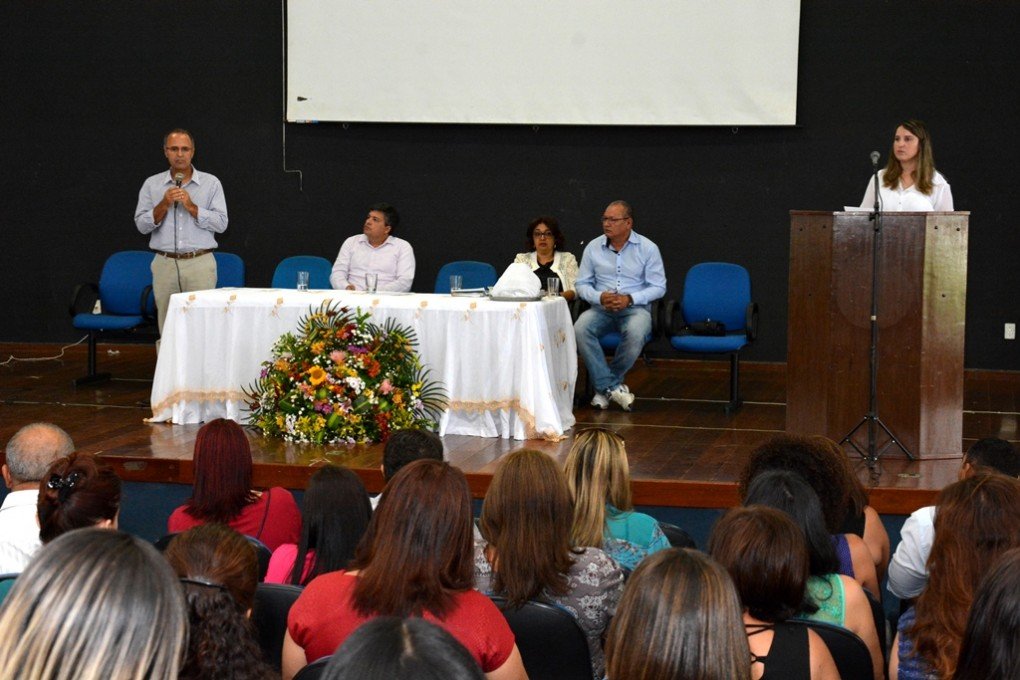 Empossados diretores das escolas municipais