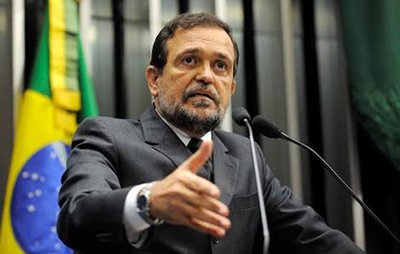 Rui anuncia Walter Pinheiro na Secretaria de Educação da Bahia