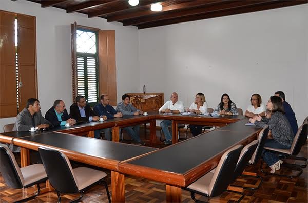 Governo Municipal recebe representantes da Socializa