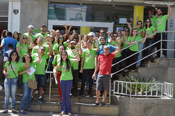 Grande adesão no 1º dia de greve dos bancários