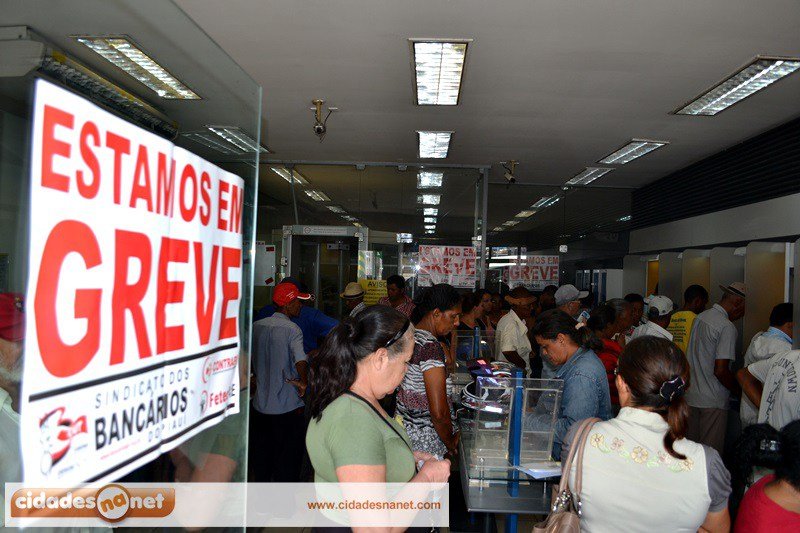 Começou a greve dos bancários