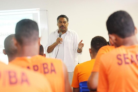 Após aprovar 4 na UFBA Governo conclui aulões em presídios